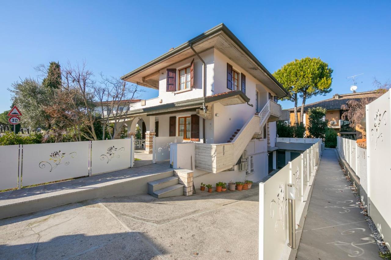 Villa Fiorita Apartments - Happy Rentals Sirmione Exterior foto